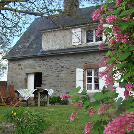 Entre Mont St Michel Et Merveille Vains Екстер'єр фото