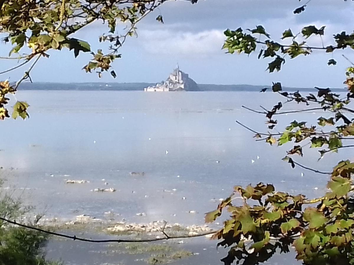 Entre Mont St Michel Et Merveille Vains Екстер'єр фото