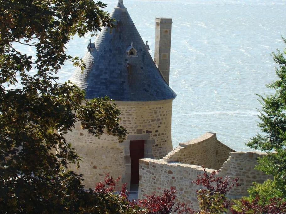 Entre Mont St Michel Et Merveille Vains Екстер'єр фото