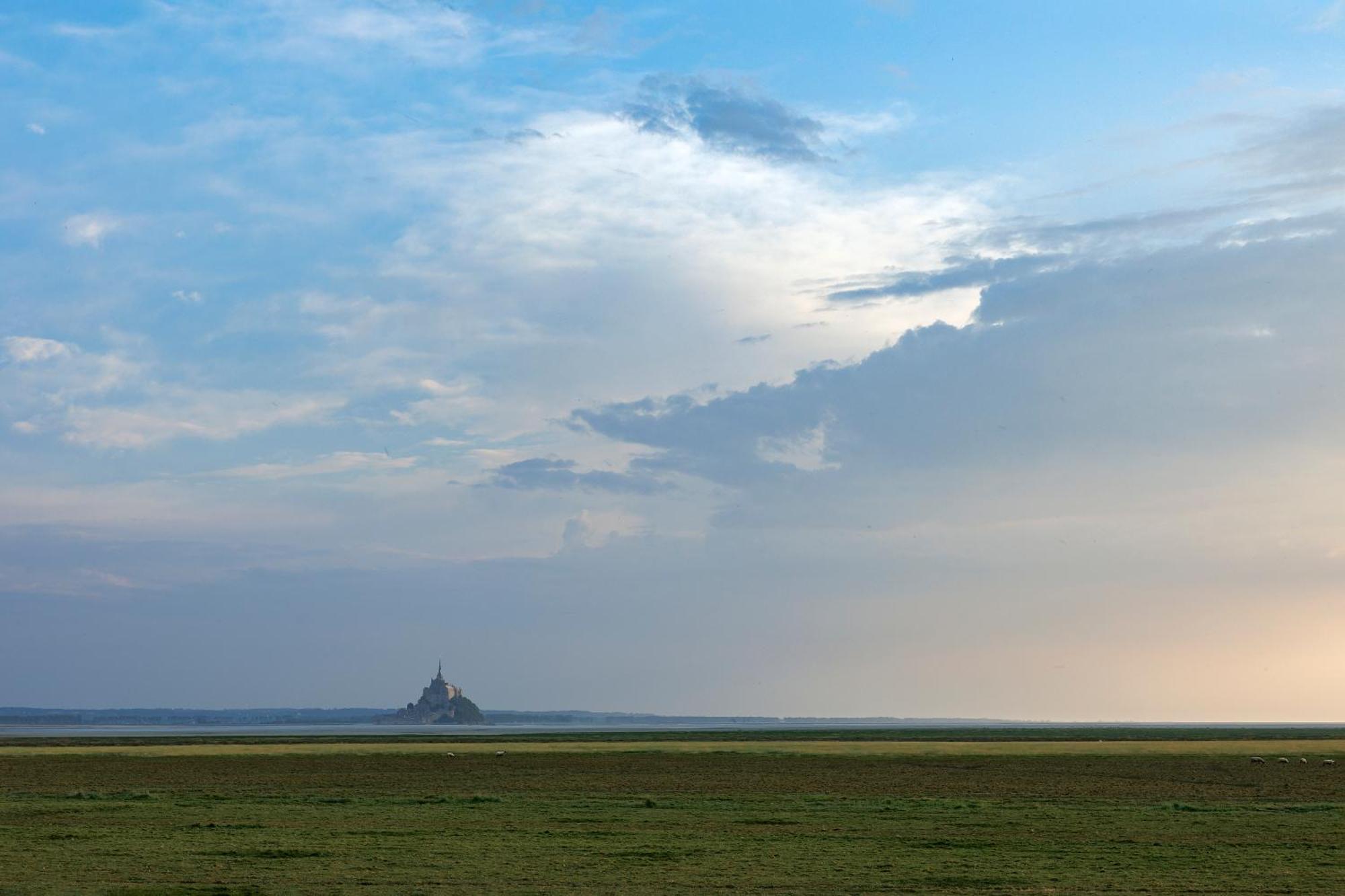 Entre Mont St Michel Et Merveille Vains Екстер'єр фото